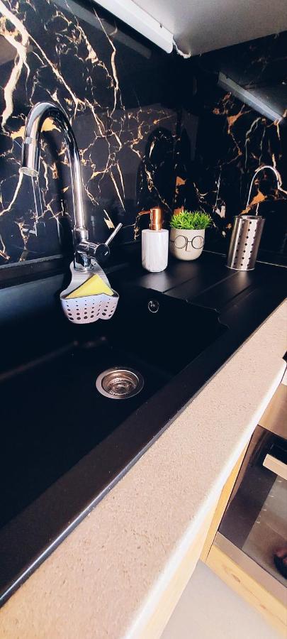 Black Flox Apartment Dráma Extérieur photo